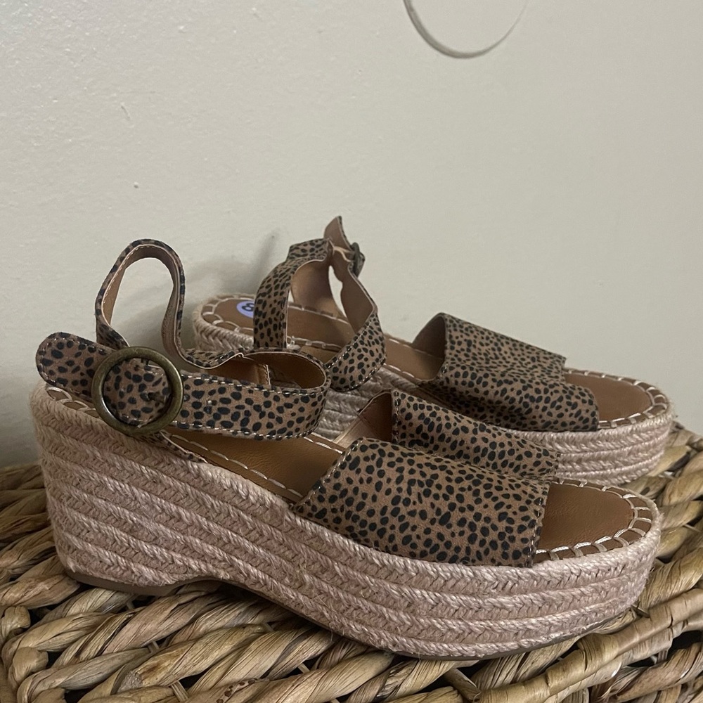 Espadrille sandals